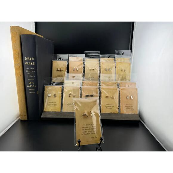 Bookish Quote Earrings - Gold Mermaid Anais Nin - Picture 3 of 3